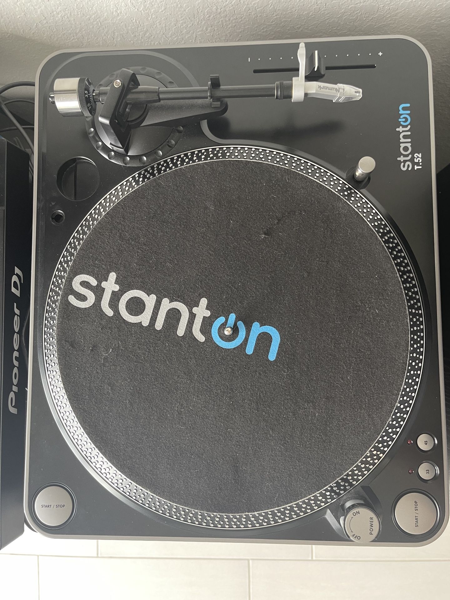Stanton T.52 DJ Turntable Record Player w/ Numark needle