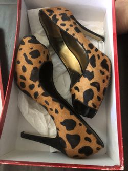 Guess heels size 5.5