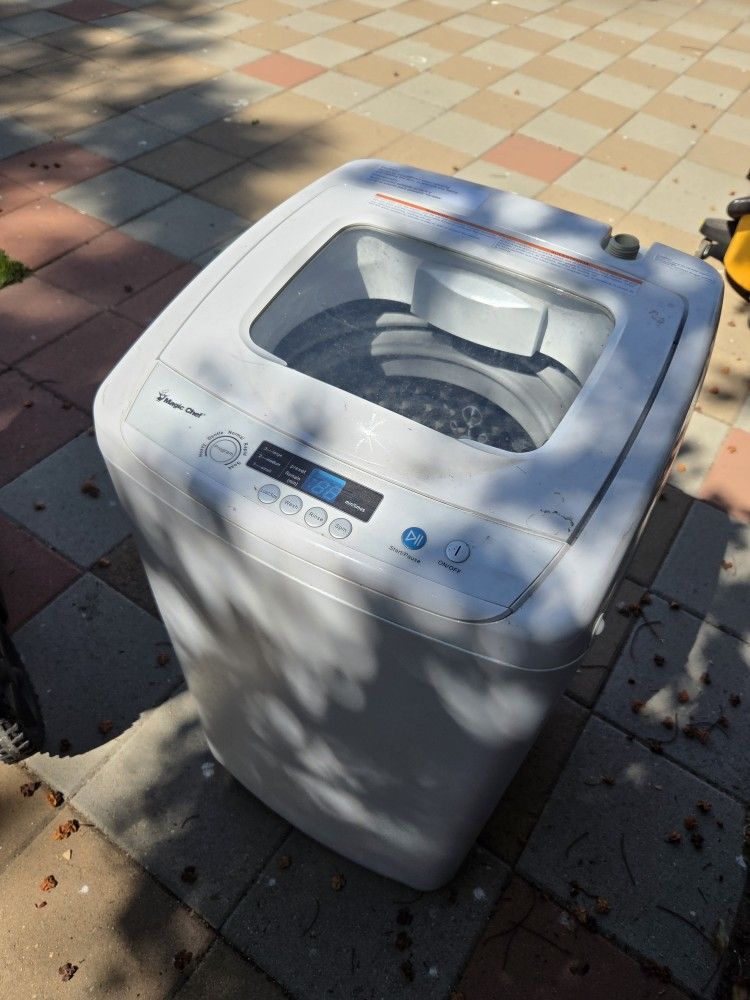 Magic Chef Compact Washing Machine Load Type: Top Load