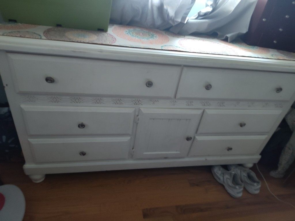 6 Drawer Dresser