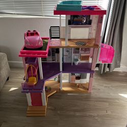 Barbie Dream House 