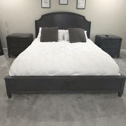 King Solid Wood Bedroom Set – Excellent Condition