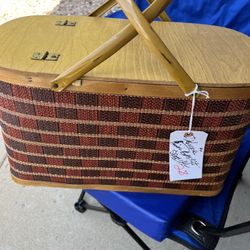 Picnic Basket (Large Solid Wood Top) Must Have 