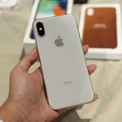 iPhone X Unlocked / Desbloqueado 😀 - Different Colors Available