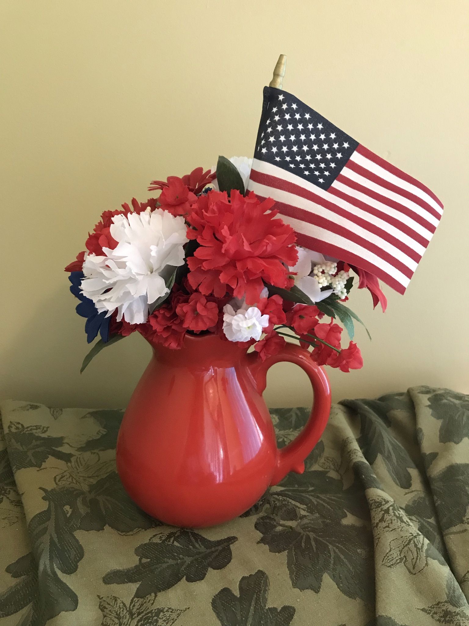 PATRIOTIC SILK FLOWER ARRANGEMENT!