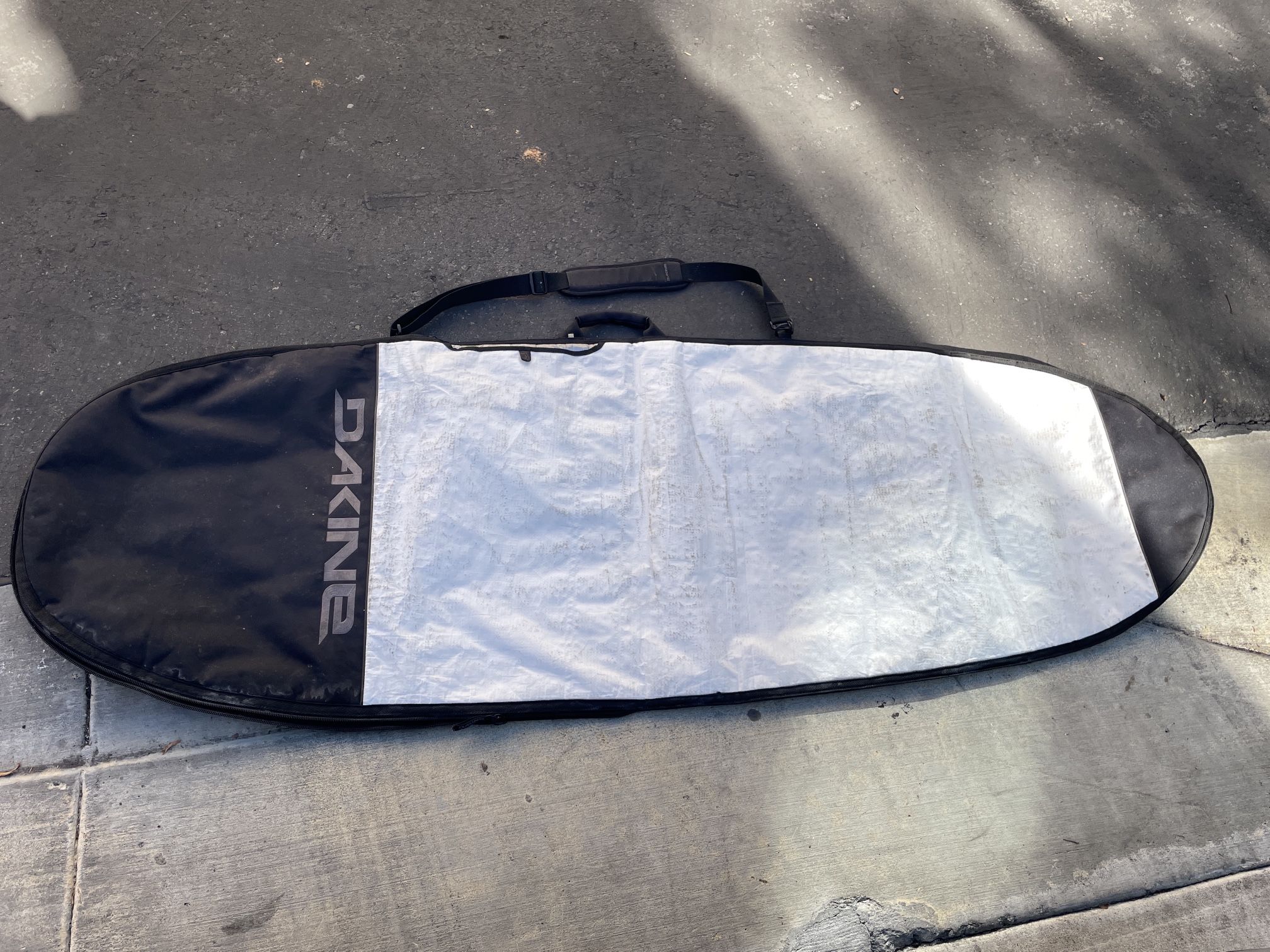 6’6 Dakine Surfboard Bag