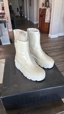 Woman’s puma fashion boot