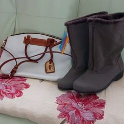 Size 9 W Chromatic by Totes, Dooney&bourke