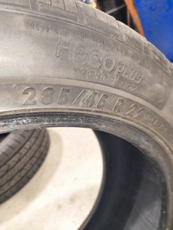 285 45 R22