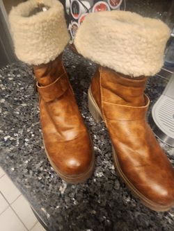 Womens Boots Size 9