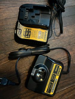Dewalt battery chargers DCB095 / DCB107