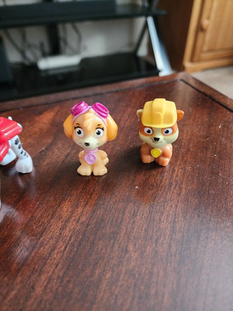 15 paw patrol, Character in a car, 14 are figures. Sold as a lot Avondale