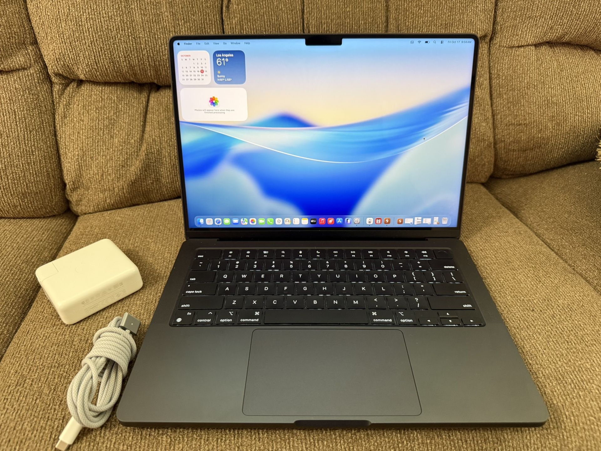2023/2024 MacBook Pro 14” M3 Pro, 18gb Ram, 512GB, 11 CPU, 14GPU, 62 Cycles