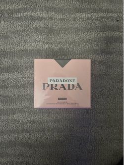 Prada Paradoxe Perfume