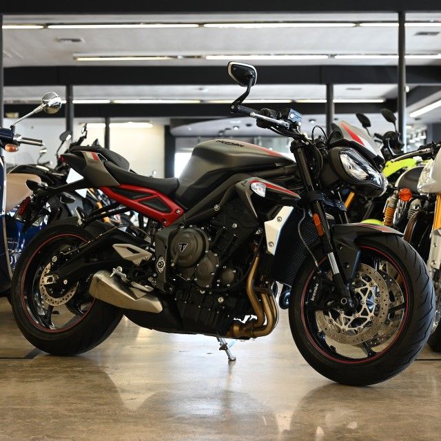 2021 TRIUMPH STREET TRIPLE R LOW