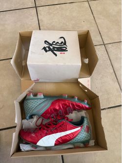 Soccer cleats