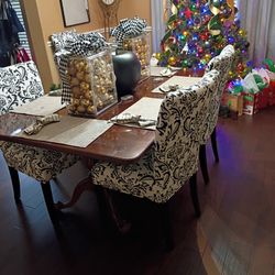 Dining Room Table &Hutch