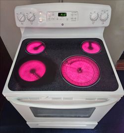🔥🔆♨️☆GE☆♨️🔆🔥 White Glass Top Stove in great working order