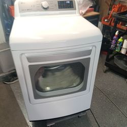 2yrs NEW 1/PRICE  FREE DELIVERY GAS DRYER