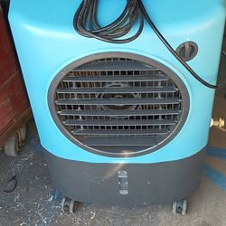 Indoor/outdoor swamp cooler