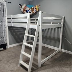 Full size loft bed