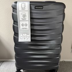 Ricardo Beverly Hills Spinner BRAND NEW!!