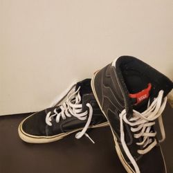  SHOES  NEED GONE!!! Nike , Van's, Van's Off The Wall, Supra, Tommy Hilfiger 25 Obo