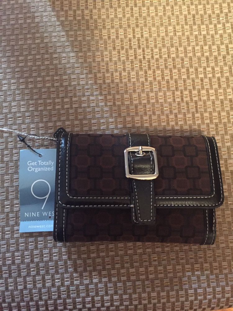 Wallet 9 West Trifold
