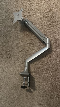 Mount-It Single Arm Desk Mount For Monitor