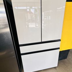 Samsung Bespoke 4 Door French Door Refrigerator With Beverage Center