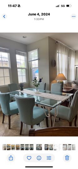 Gorgeous Dining Table Set