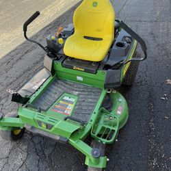 John Deere Z315e Zero Turn Mower
