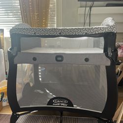 Graco Pack N Play With Full Size Bassinet, Changing Table And More 