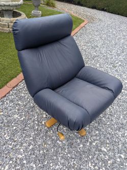 Free Leather Lounge Chair