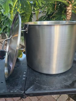 WINCO STAINLESS STEEL POT