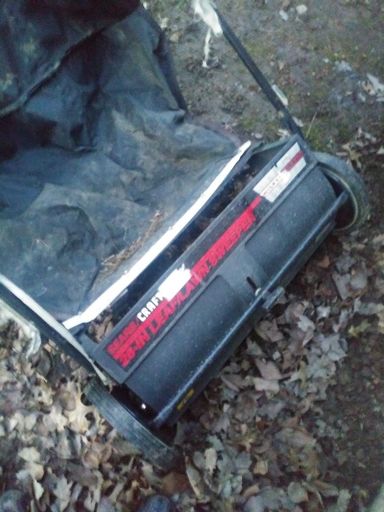 Sears Craftsman leaf/lawn sweeper. for Sale in MIDDLEBRG HTS, OH OfferUp