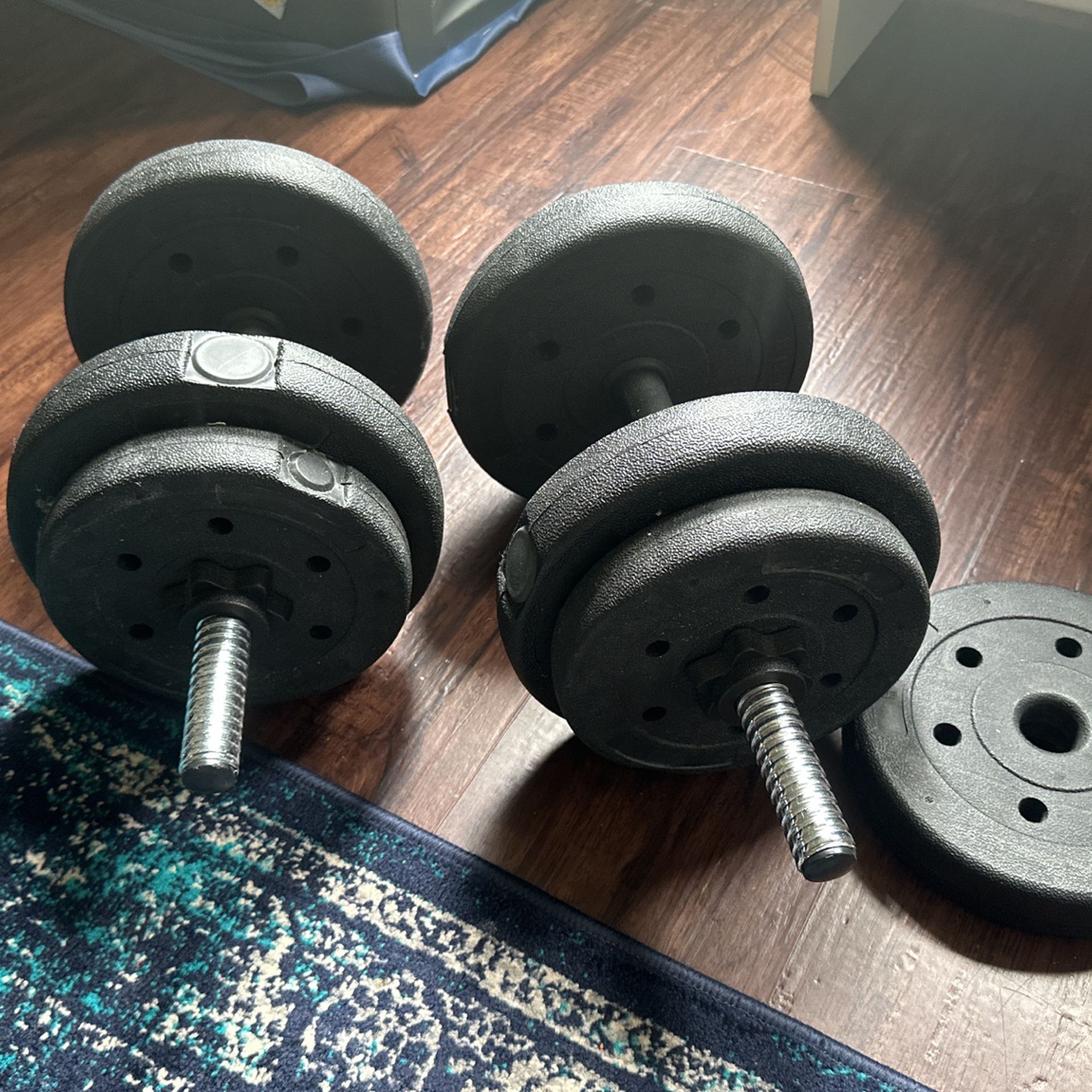 Weight Plates With One Rod