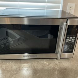 Small Counter Top Microwave 
