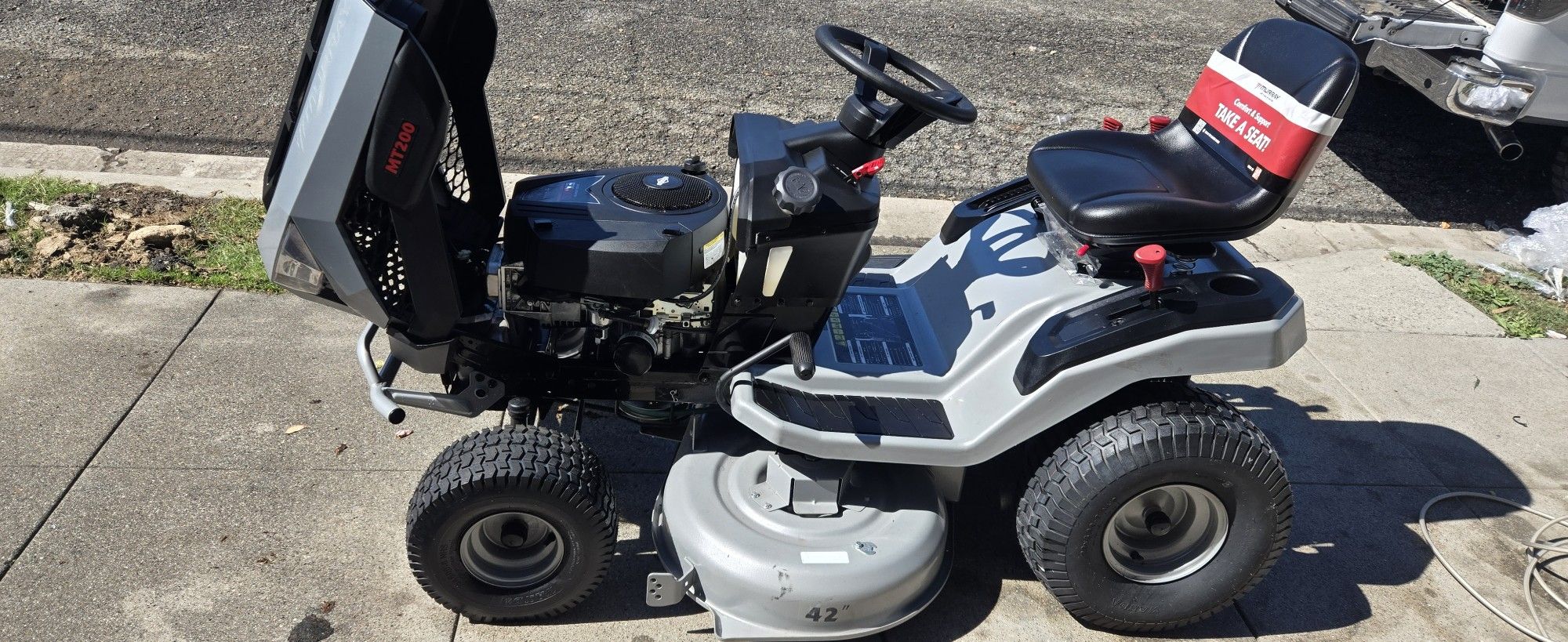  Rated

Murray
MT200 42 in. 19.0 HP 540cc EX1900 Series Briggs and Stratton Engine Automatic Gas Riding Lawn Tractor Mower