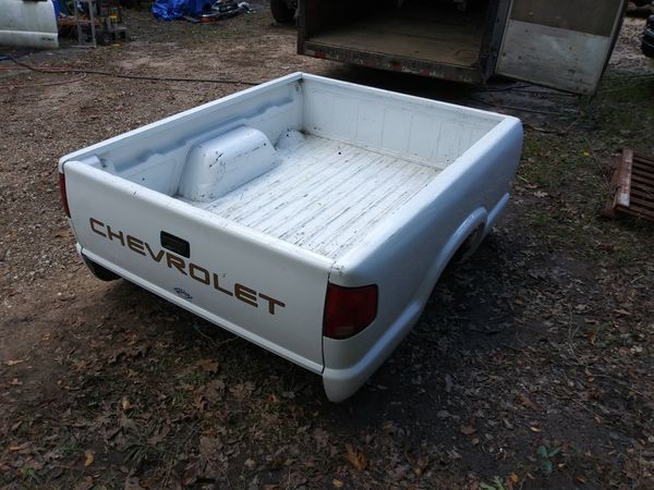1999-2003 chevy s10 truck bed with tailgate for Sale in Conroe, TX