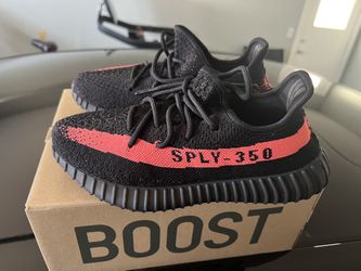 Yeezy 350 V2 - Size 6