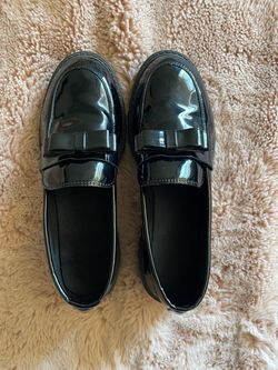 Women’s loafers with a bow