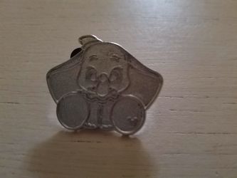 Dumbo disney chaser pin