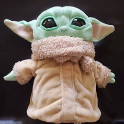 Disney Star Wars Mandolorian Baby Yoda Plush 