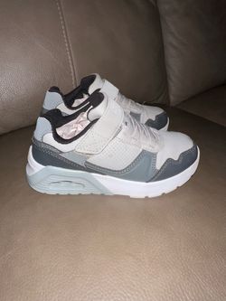 Kids sketchers size 11
