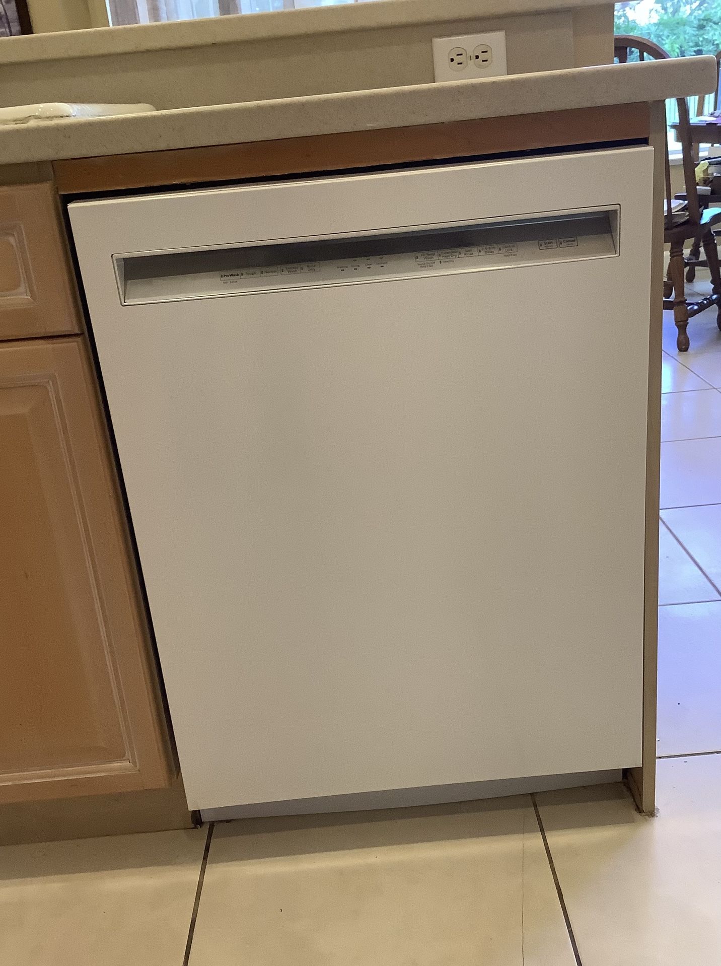 Kitchen Aid Dishwasher - Works And Looks New! - Very Quiet!!