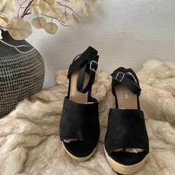 Black Wedges 