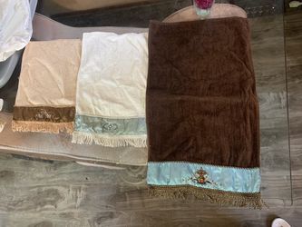 Decorative Towel Set