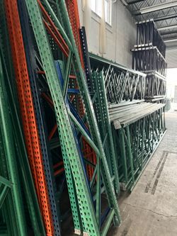WAREHOUSE PALLET RACKS 