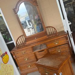 Antique Oak Kensington Dresser And Night Stand